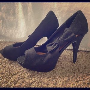 Black Heals with Bow